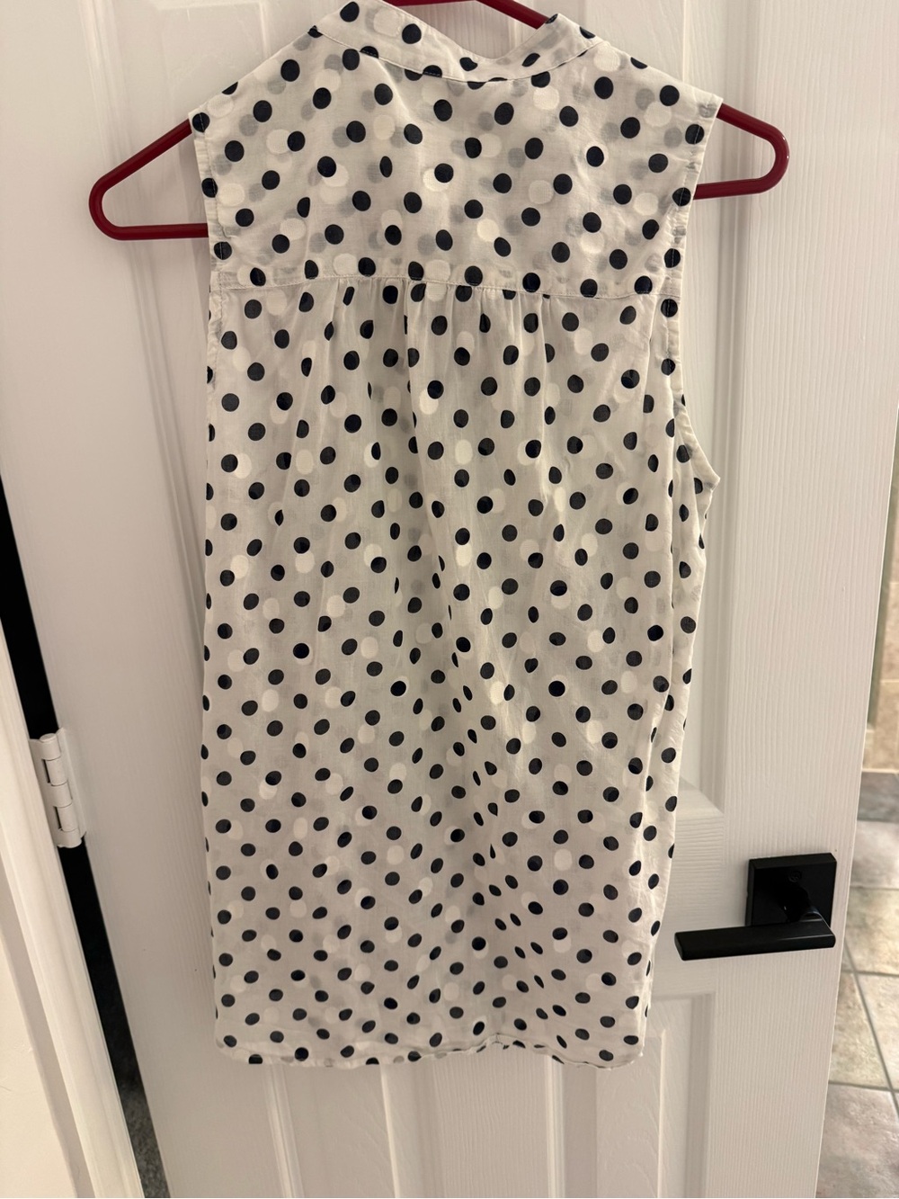 J. Crew White Sleeveless Navy Polka Dot Button-Front Blouse 6 - Picture 4 of 6